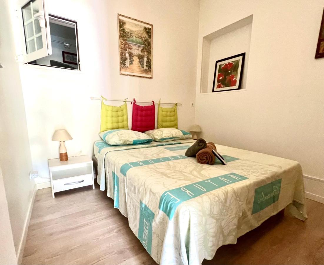 Ti Cabanon. Appartement Vue Mer A Deshaies. Екстериор снимка